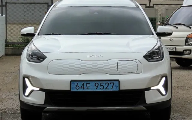 모닝어반 중고차 니로 플러스 EV 에어 (택시) 매물 사진 14 - 2022/09 205,807km